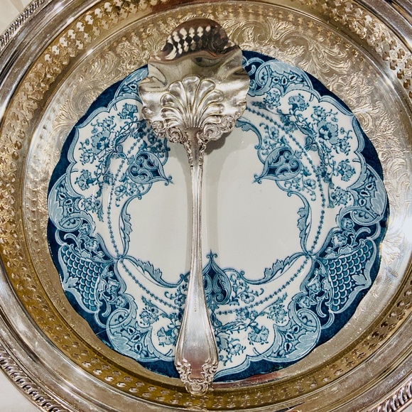 F26-Vintage Silverplate Solid Pie Server by Royal Plate Co - Picture 3 of 9